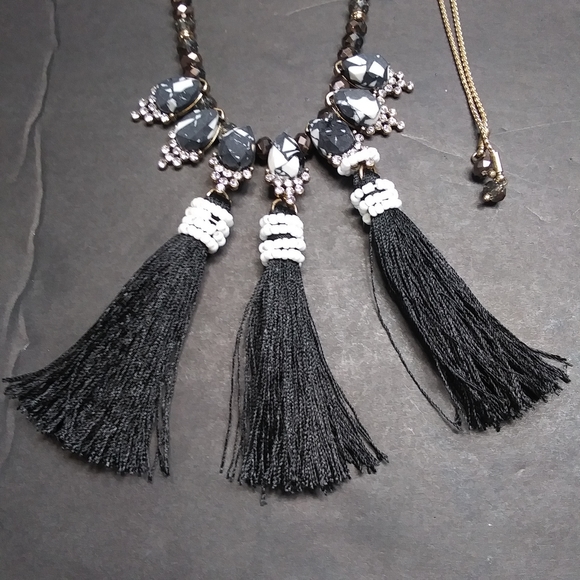STEVE MADDEN Marbled Stone Beads & Black Tassels Goldtone Statement Necklace NWT - Picture 3 of 7